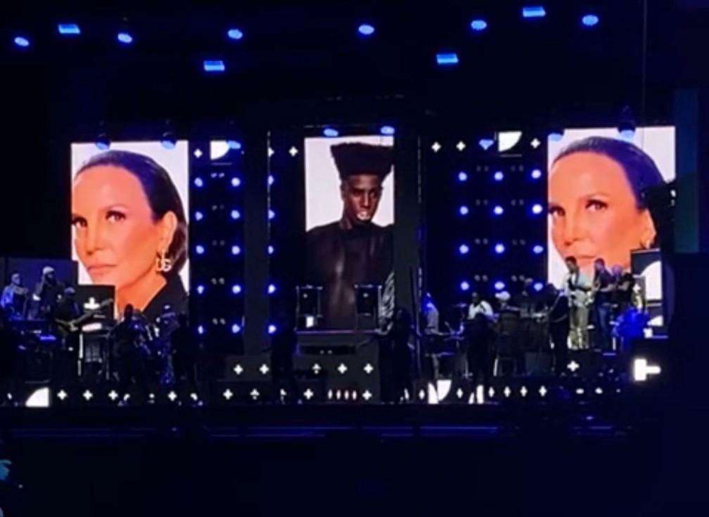 Fotos de Ivete que foram reproduzidas no telão do palco nesta quinta-feira (26), em Juazeiro — Foto: Valma Silva/g1