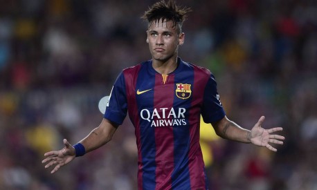 Neymar é multado em R$ 17 mil por dar autógrafo a torcedor antes da partida