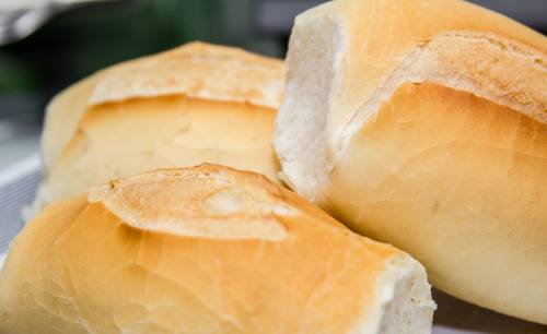 Quilo do pão francês tem variação de até 80% e ainda deve ser reajustado em 2015