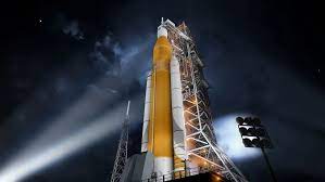 Nasa divulga imagens do foguete SLS, que pretende enviar à Lua em 2025