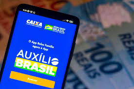 Auxílio Brasil é pago a beneficiários com NIS de final 4