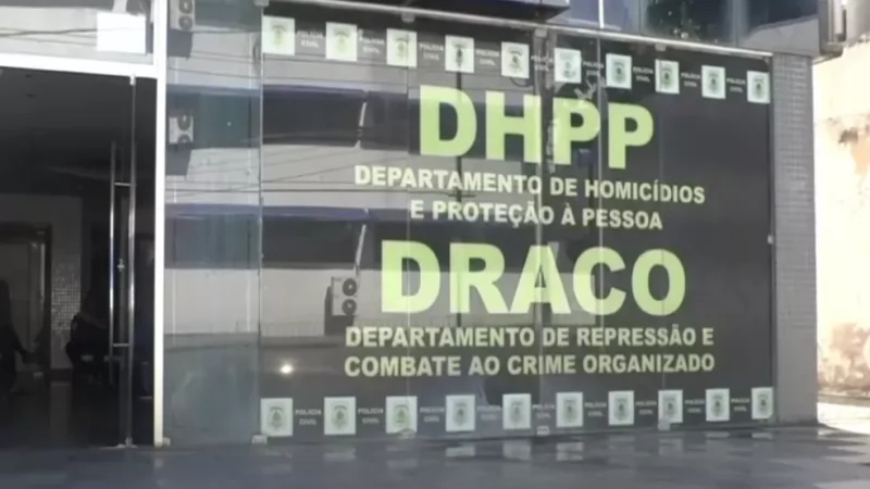 Dupla é encontrada morta em carro em Salvador; corpos das vítimas tinham marcas de tiros