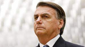 PF prende Mauro Cid e realiza buscas na casa de Bolsonaro