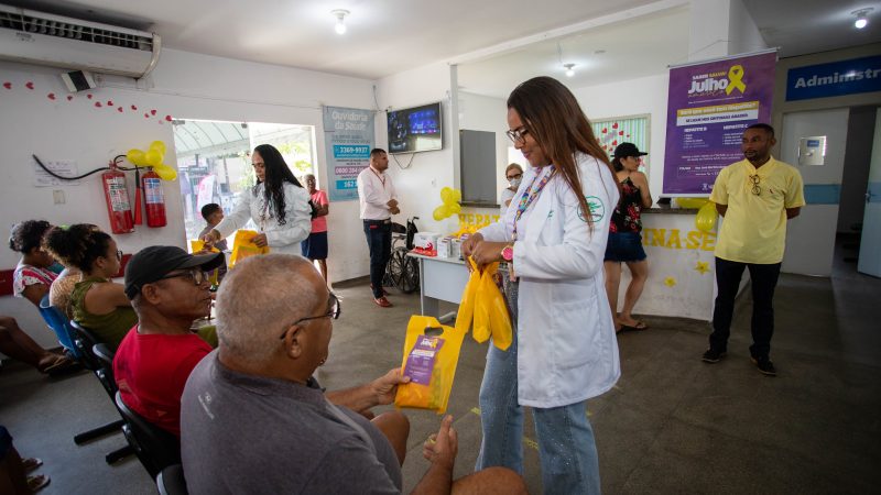 No mês de luta contra as hepatites virais, Prefeitura realiza palestra e testagens no Hospital Jorge Novis
