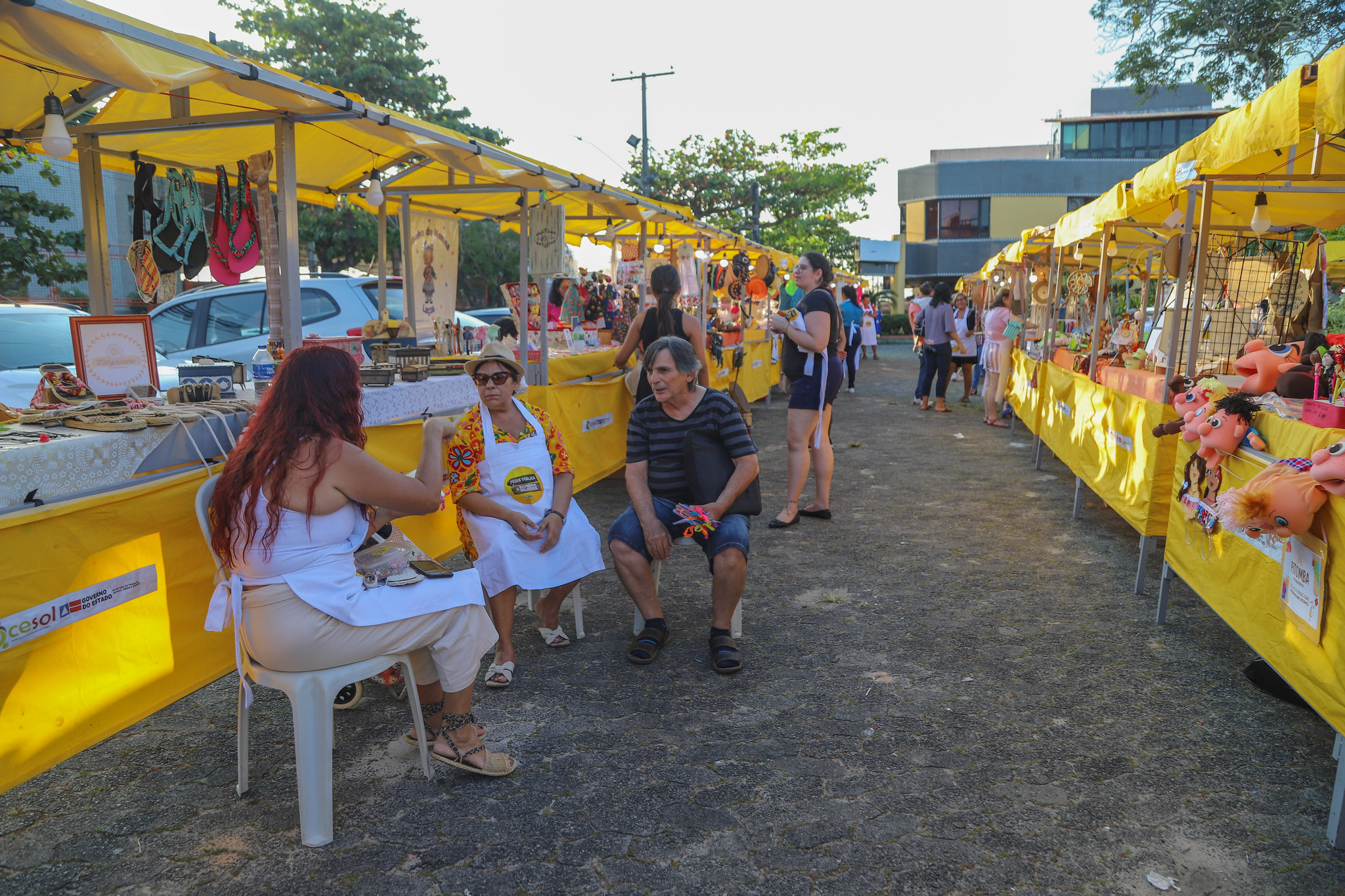 Feira de Economia Solidária reúne artesanato, gastronomia e música em Vilas do Atlântico