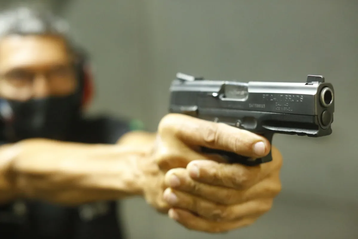 Registro de armas de fogo caiu 82% em 1 ano no Brasil