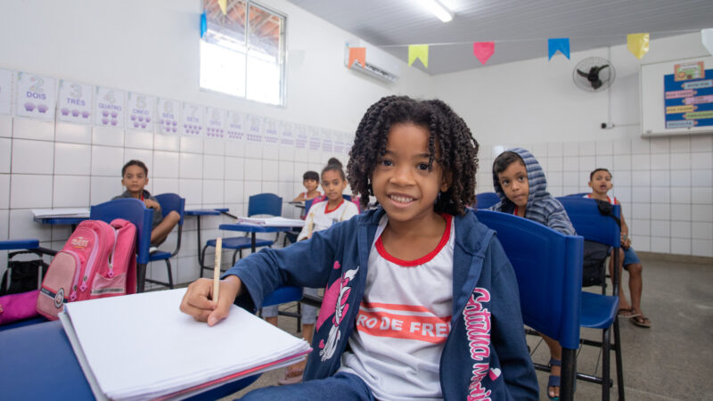 Prefeitura já climatizou 28 escolas da rede municipal de ensino em Lauro de Freitas; alunos comemoram