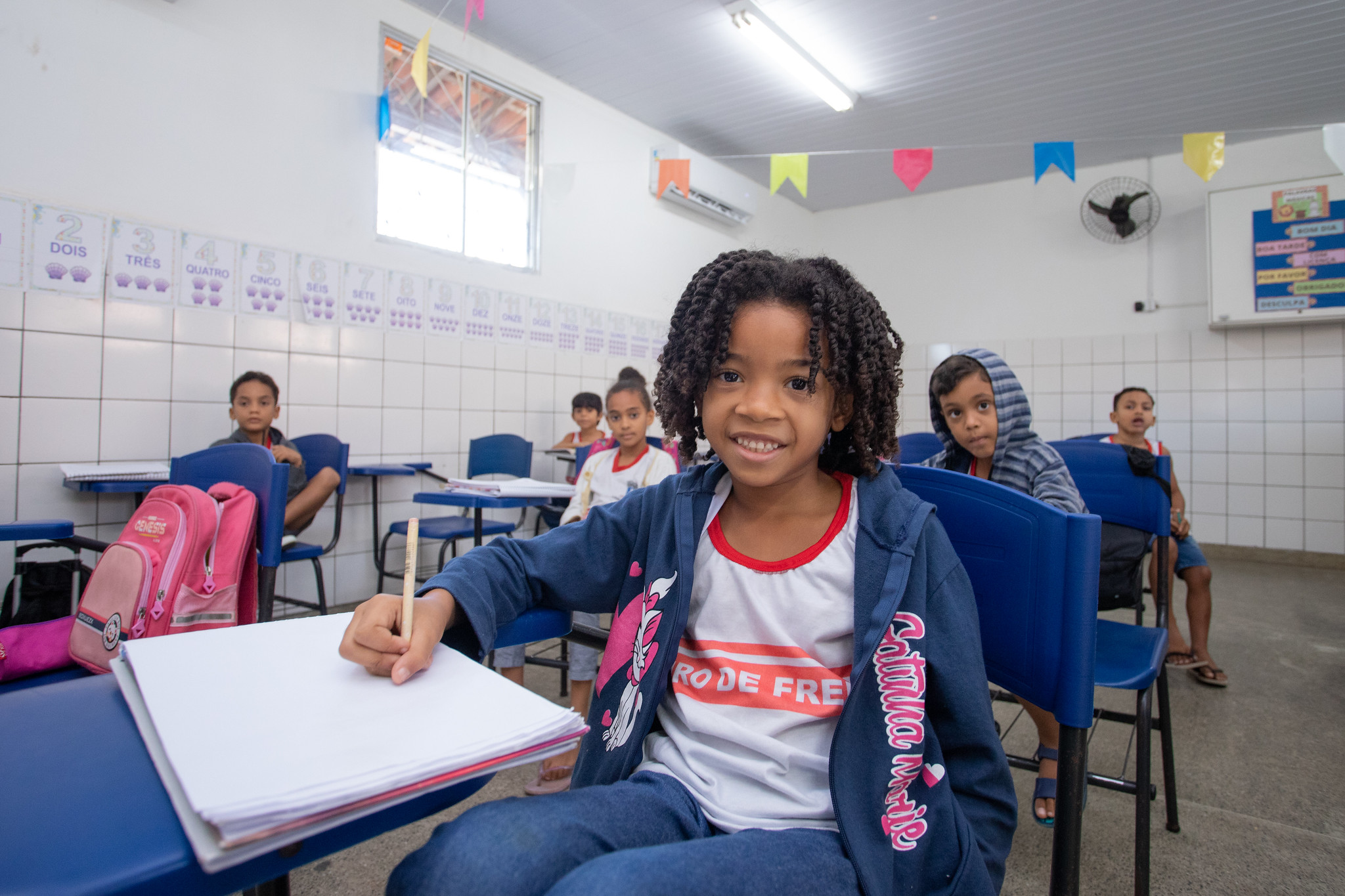 Prefeitura já climatizou 28 escolas da rede municipal de ensino em Lauro de Freitas; alunos comemoram