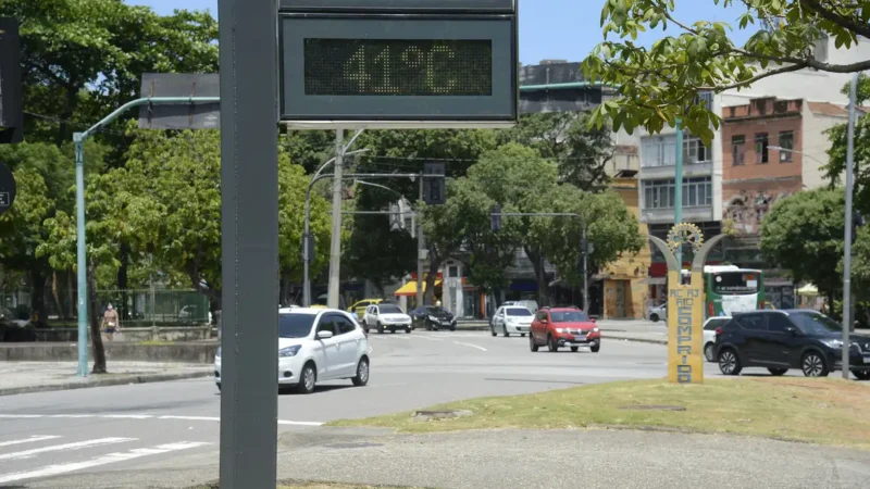 Inmet emite alerta laranja para onda de calor em 10 estados e no DF